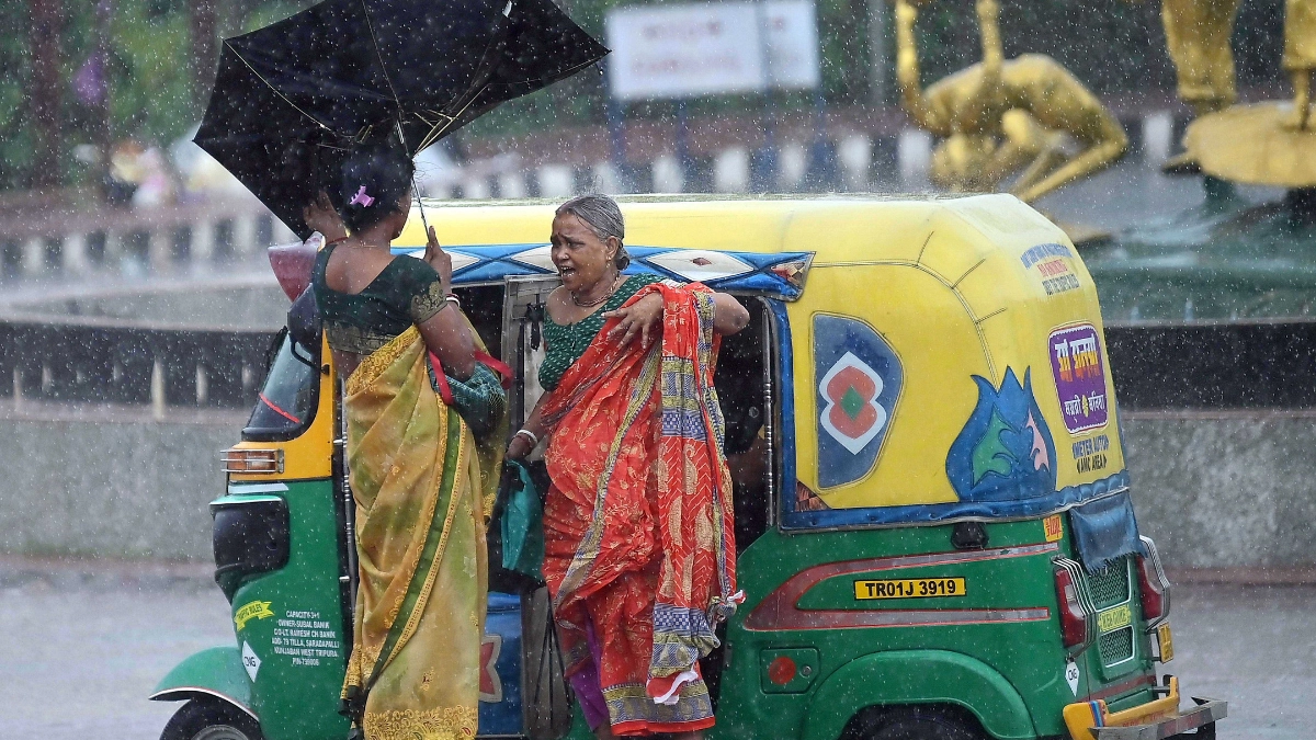 weather-news-heatwave-warning-for-uttar-pradesh-madhya-pradesh-while-showers-predicted-for-mumbai-bengaluru-delhi-orange-alert-for-goa-assam-meghalaya